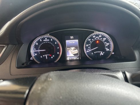 Used 2016 Toyota Camry LE image 8
