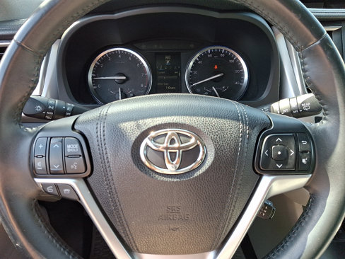 Used 2016 Toyota Highlander XLE image 21