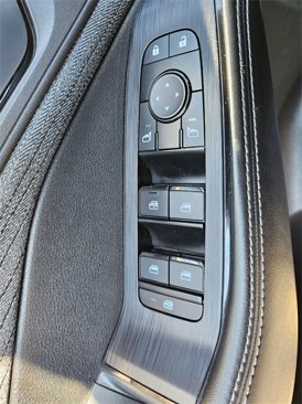 Used 2023 Nissan Rogue SV image 16