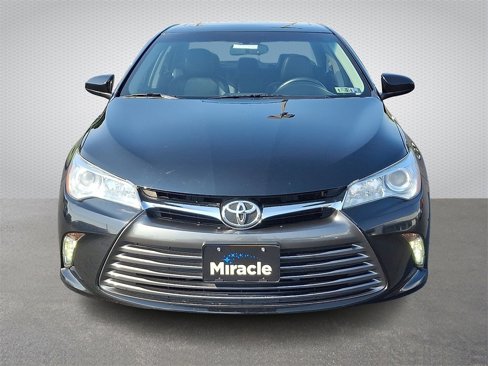 Used 2016 Toyota Camry XLE image 2