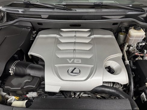 Used 2011 Lexus LX 570 4WD image 38