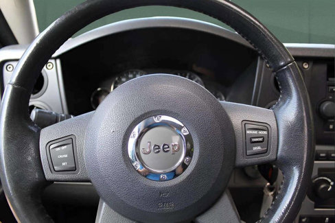 Used 2006 Jeep Commander 4WD image 20