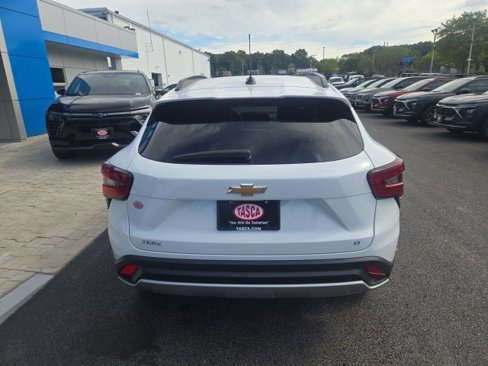 Used 2024 Chevrolet Trax LT image 4