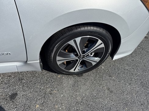 Used 2018 Nissan Leaf SV w/ SV Technology Package image 22