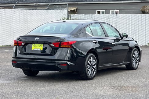Used 2024 Nissan Altima 2.5 SV image 4