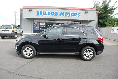 Used 2017 Chevrolet Equinox LT image 2