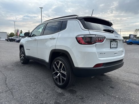 New 2025 Jeep Compass Limited image 5