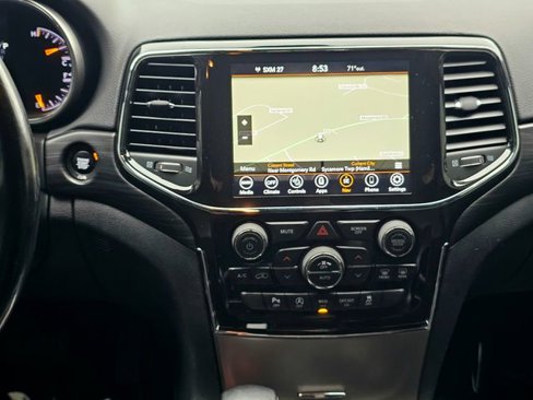 Used 2021 Jeep Grand Cherokee Laredo X image 37