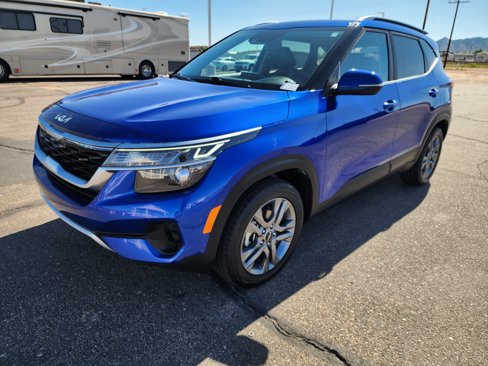Used 2023 Kia Seltos S image 3