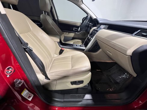 Used 2018 Land Rover Discovery Sport HSE image 37
