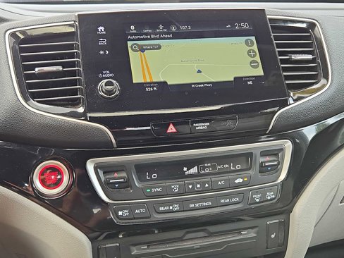 Used 2020 Honda Pilot Touring image 36