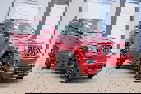 Used 2015 Jeep Grand Cherokee Altitude image 9