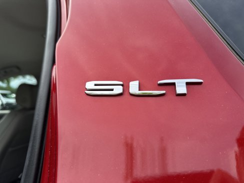 Used 2021 GMC Acadia SLT w/ Preferred Package image 28