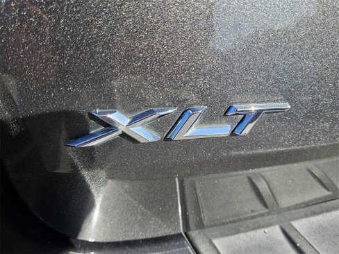Used 2020 Ford Explorer XLT image 13