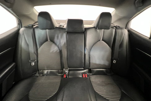 Used 2019 Toyota Camry SE image 25