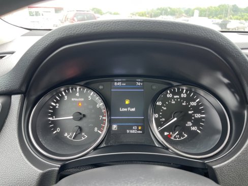 Used 2020 Nissan Rogue S image 23
