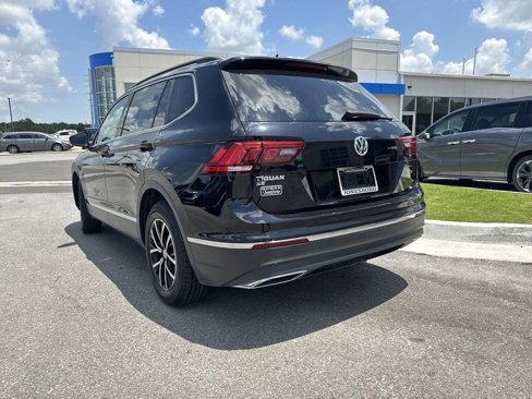 Used 2021 Volkswagen Tiguan SE w/ Panoramic Sunroof Package image 3