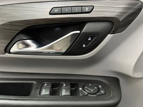 Used 2023 GMC Terrain SLT image 12