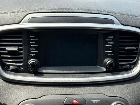 Used 2019 Kia Sorento LX image 12