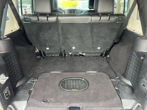 Used 2016 Jeep Wrangler Unlimited Sahara w/ Connectivity Group image 4