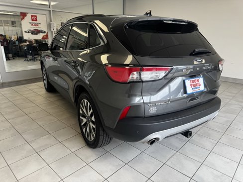 Used 2020 Ford Escape Titanium image 30