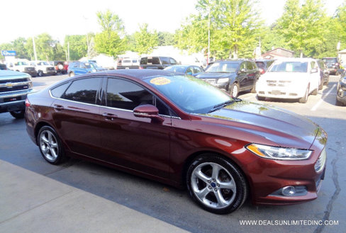 Used 2016 Ford Fusion SE image 2