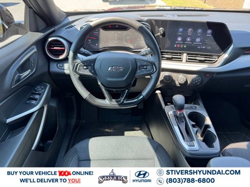 Used 2024 Chevrolet Trax RS image 2