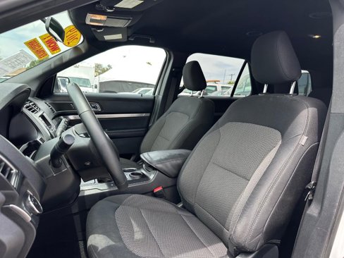Used 2019 Ford Explorer XLT image 18
