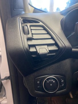 Used 2018 Ford Escape SE image 18