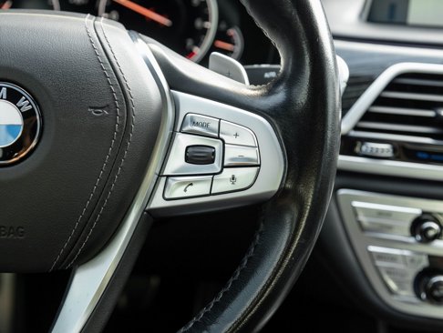 Used 2019 BMW 740i w/ Executive Package image 16