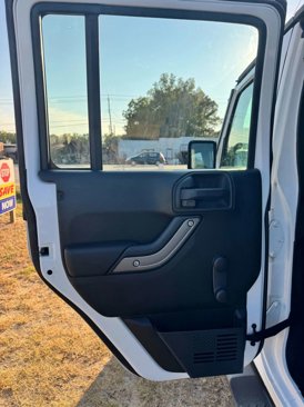 Used 2017 Jeep Wrangler Unlimited Sport w/ Connectivity Group image 9