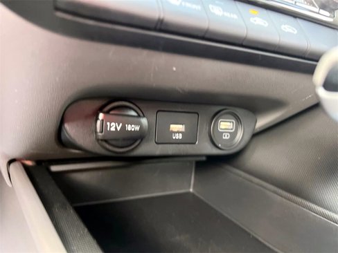 Certified 2023 Hyundai Elantra SEL image 22