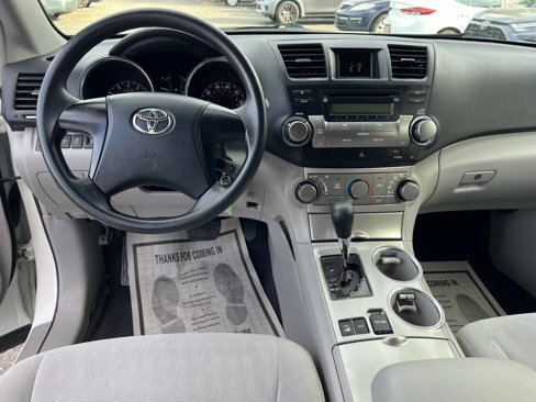 Used 2012 Toyota Highlander SE image 20