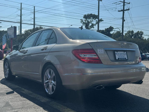 Used 2012 Mercedes-Benz C 300 4MATIC Sedan image 5
