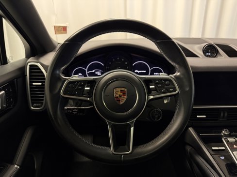 Certified 2022 Porsche Cayenne Coupe image 13