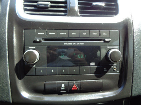 Used 2013 Dodge Avenger SE image 21