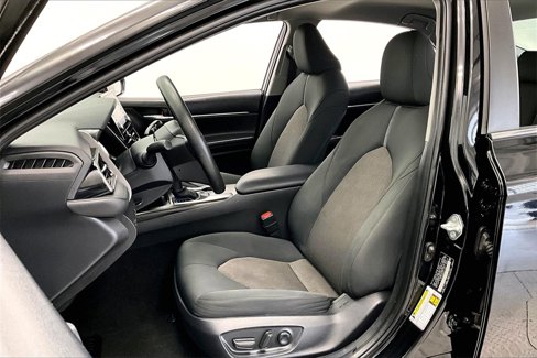 Used 2022 Toyota Camry LE image 24
