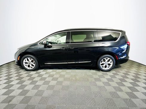 Used 2020 Chrysler Pacifica Limited image 5