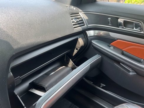 Used 2019 Ford Explorer XLT w/ Equipment Group 202A image 34
