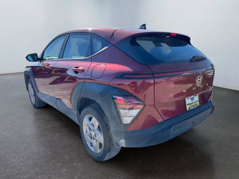 Certified 2025 Hyundai Kona SE image 7