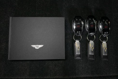 Used 2022 Bentley Bentayga image 69