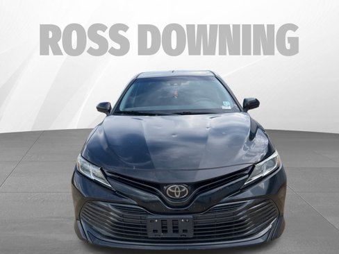 Used 2018 Toyota Camry L image 2
