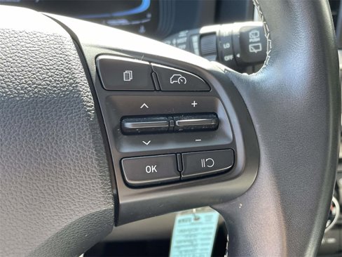Certified 2023 Hyundai Venue SEL image 22