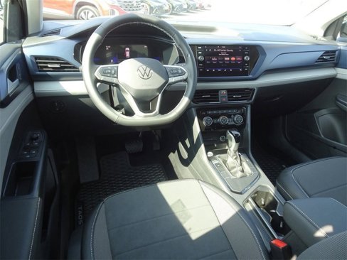 Certified 2024 Volkswagen Taos SE image 13
