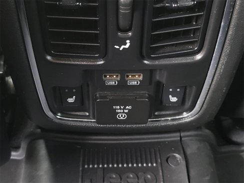 Used 2021 Jeep Grand Cherokee Limited w/ Luxury Group II image 32