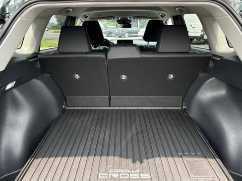 Used 2023 Toyota Corolla Cross LE image 10