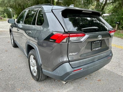 Used 2020 Toyota RAV4 XLE image 4