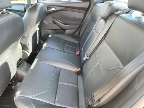 Used 2016 Ford Focus SE w/ Equipment Group 201A image 16