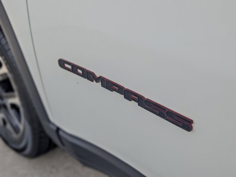 Used 2021 Jeep Compass Trailhawk w/ Sun and Sound Group image 13