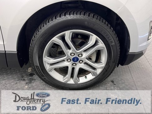 Used 2017 Ford Edge Titanium w/ Technology Package image 17